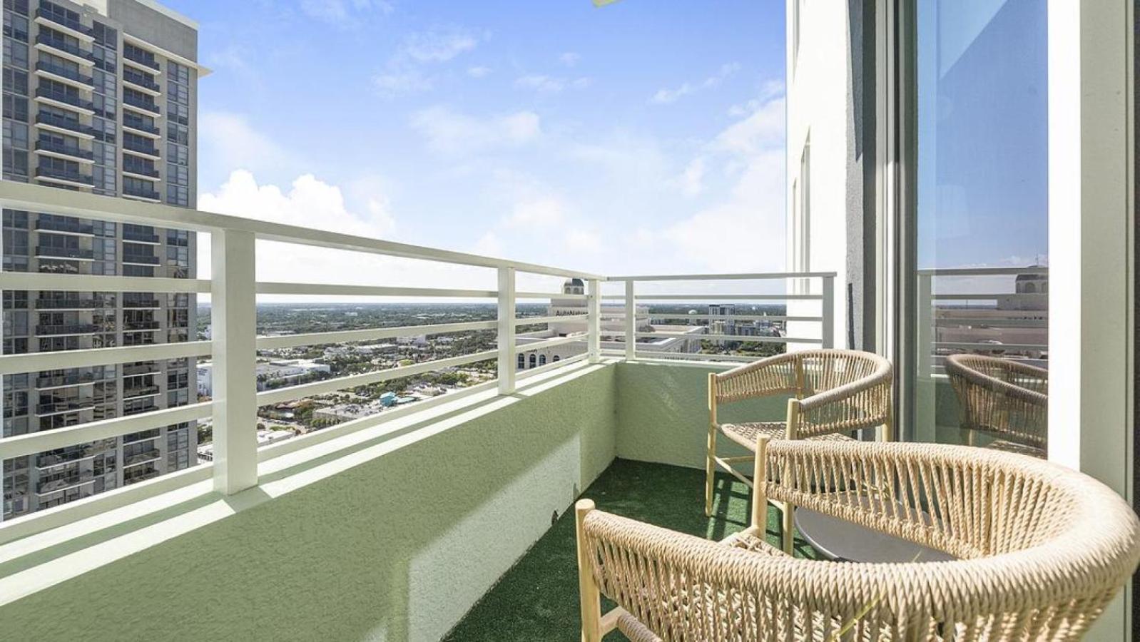 Landing Modern Apartment With Amazing Amenities Fort Lauderdale Eksteriør bilde